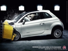 法国FIAT小型家用车撞车车祸创意广告欣赏