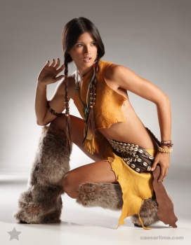 欧美时尚摄影师Caesar Lima：Pocahontas穿动物毛皮时装的野性少女人像