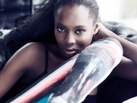 美国2011Niek Pulles耐克体育-黑人女人代言摄影