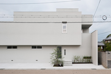 木村建筑师-日本滋贺县白色住宅房屋设计