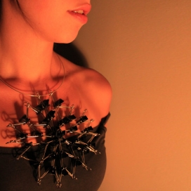克罗地亚设计师的miRNA克尔-珠宝设计