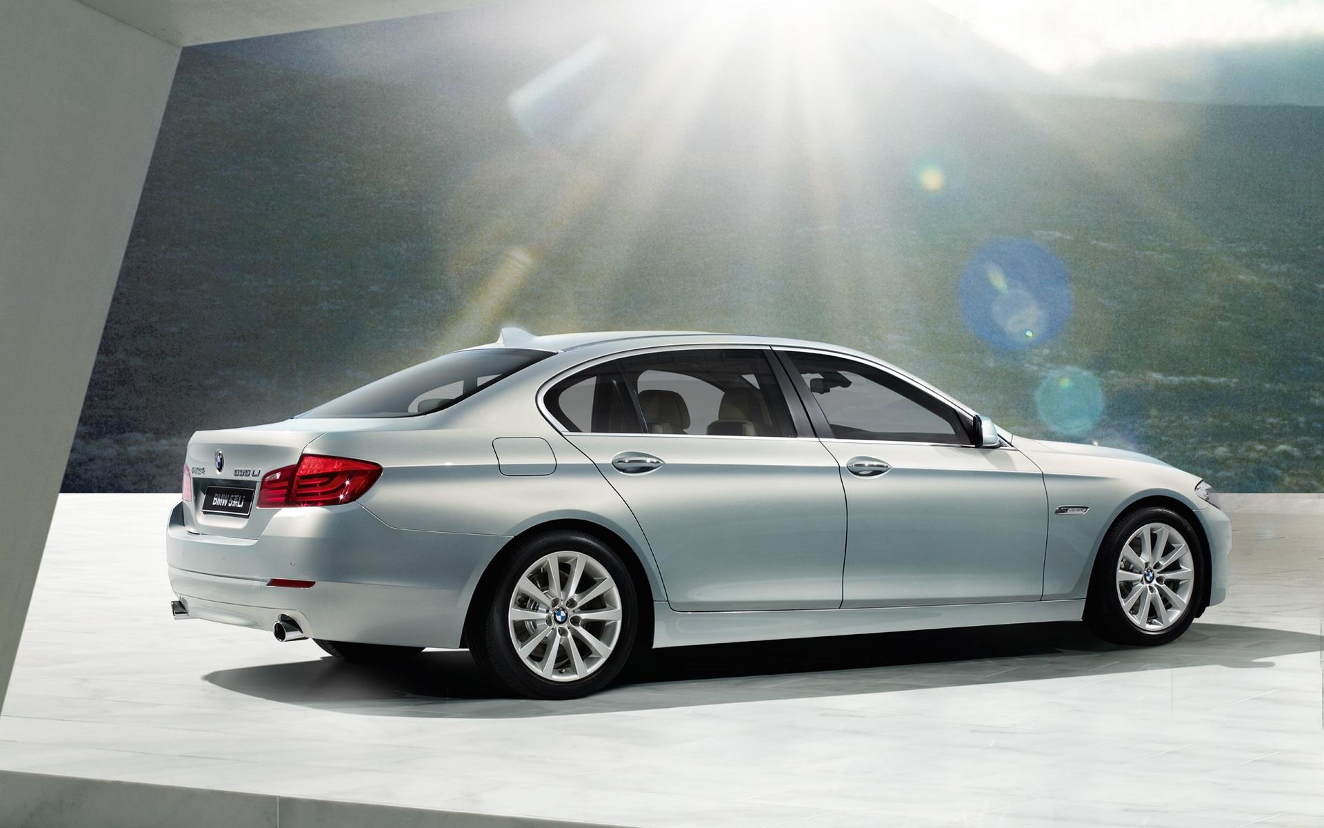 高清晰2013宝马BMW5系LI汽车壁纸