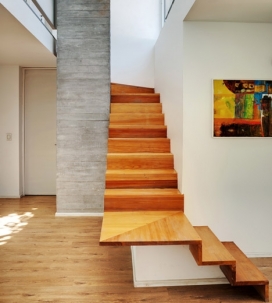 阿根廷Arquinoma建筑师-木地板和混凝土框架房屋
