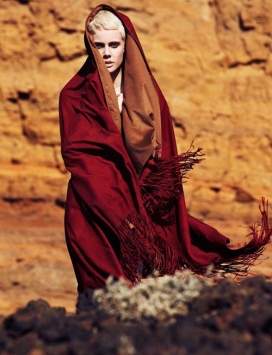 沙漠秀-时尚俄罗斯美女户外人像摄影