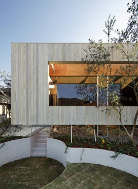 圆形凹陷房间和弯曲的阳台-日本UID建筑师作品