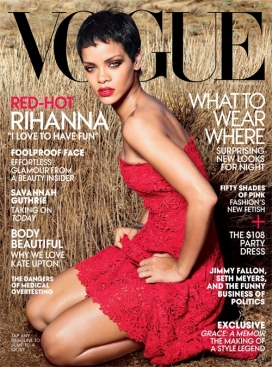 蕾哈娜-Vogue美国时尚封面人像，不可阻挡的女人，她是一个惊人的社论。 Annie Leibovitz捕获超级巨星人像