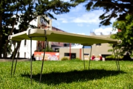 不锈钢实木桌腿桌子-新西兰James Boock产品工业设计师作品