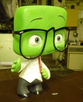 戴眼镜的Konzum绿色方块吉祥物玩具-塞尔维亚贝尔格莱德Nikola Markovic玩具设计师作品