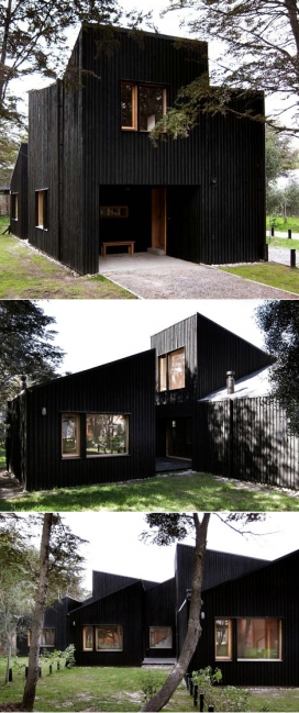漆成黑色的柏树房屋-阿根廷Estudio BaBO建筑师作品