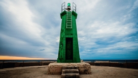 西班牙绿色灯塔