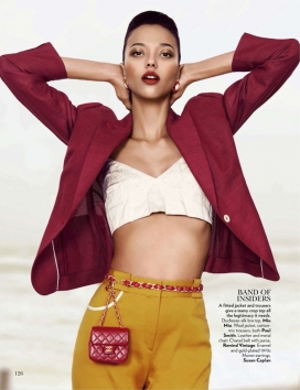 Vogue印度-丹妮拉・阿尔维斯-合身的西装