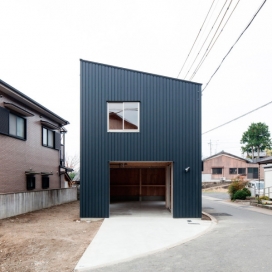 一个充满胶合板狭窄的房子-日本大阪山本弘建筑师工作室作品