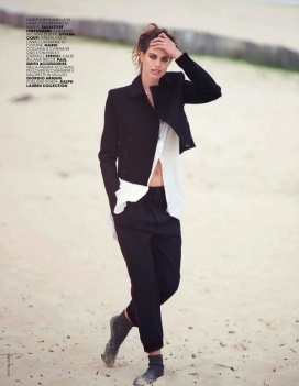 Marie Claire玛丽克莱尔意大利2013年10月-俏皮，浮力拍摄的明星模特-户外宽松时装秀