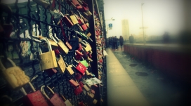 爱情锁壁纸