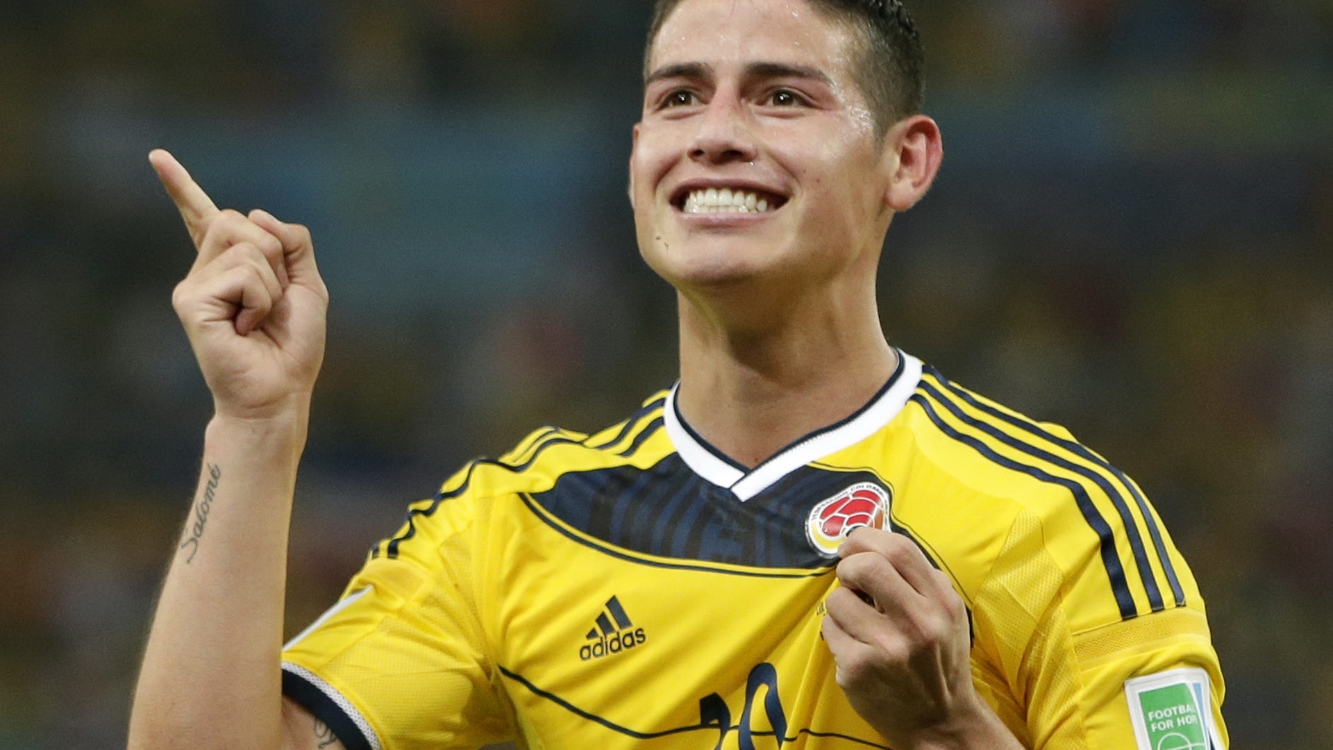 哥伦比亚职业足球运动员-詹姆斯罗德里格斯球