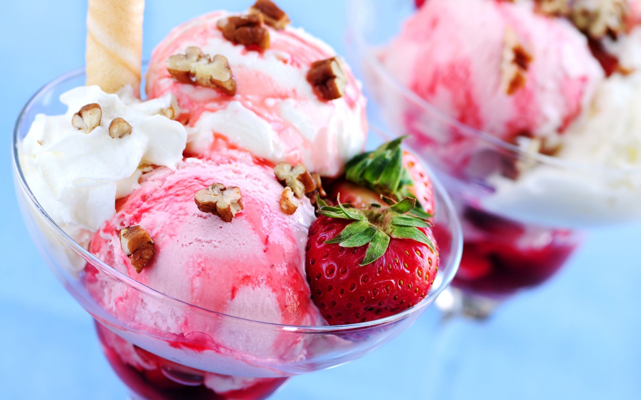 高清晰草莓巧克力冰淇淋甜品
