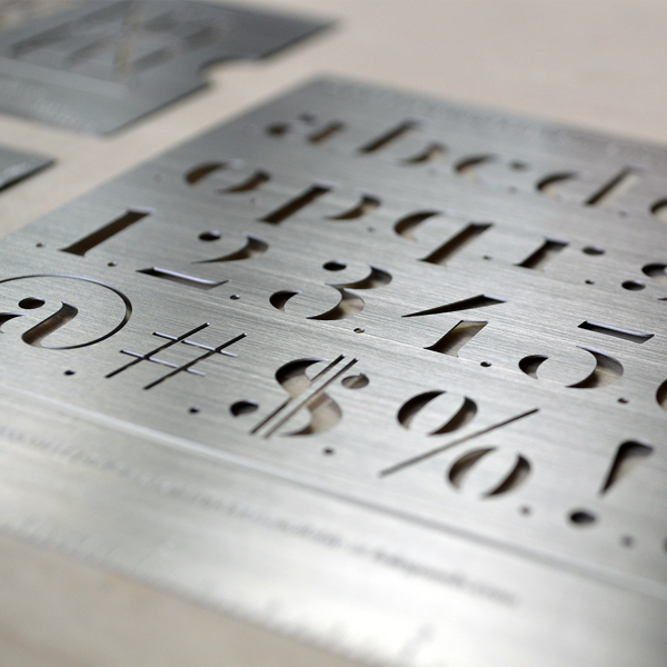 Stencils-镂空完美字体排版工具
