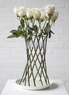 独立式插花皇冠花瓶-伦敦设计师兰伯特兰维尔作品