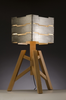 Trio lamp-木头金属制作的三角台灯设计