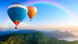 高清晰彩虹山热气球壁纸