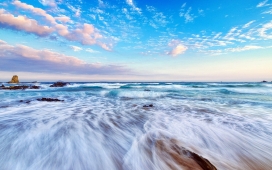 高清晰唯美的蓝色海洋浪花壁纸