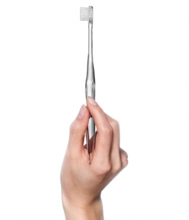 纳米离子Misoka牙刷牙膏-厚度只是0.178毫米，使他们能够在牙齿之间清洁缝隙。