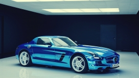梅赛德斯-奔驰SLS电动驱动汽车壁纸
