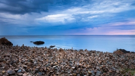 瑞典南部满是石头的海洋壁纸