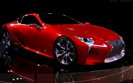 高清晰2015红色雷克萨斯混合动力车LF-CC桌面壁纸下载