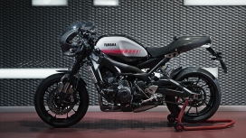 高清晰黑色雅马哈xsr900 abarth摩托车壁纸