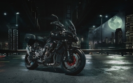 高清晰黑色雅马哈MT-10摩托车壁纸