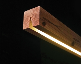 KINOWA BEAM-狭窄的木头灯