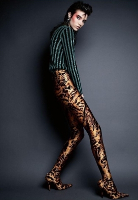 格蕾丝・哈瑟尔-VOGUE时尚俄罗斯2018年2月-惊人的亮丽的风格