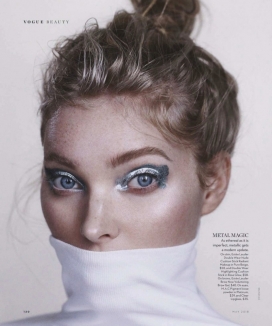 艾尔莎・霍斯卡-闪亮眼影以及蓝色唇膏，凌乱的发型，大胆的妆容