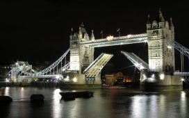 伦敦桥夜