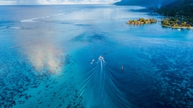 高清晰巴厘岛海峡美景壁纸