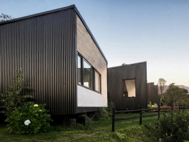 智利340平米的BEG黑色住宅