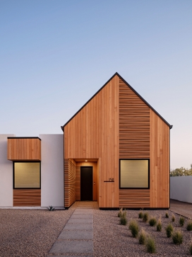 亚利桑那沙漠​​中的现代化庭院住宅