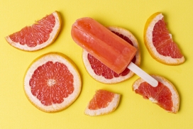红柚水果片与冰棒