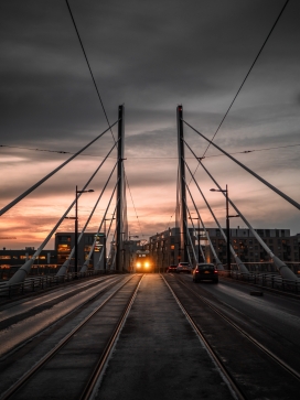 高架桥的日暮美景