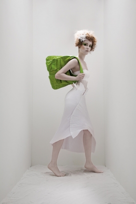 德国Mu Bags campaign 2009时尚彩妆女人代言某品牌挎包艺术造型欣赏
