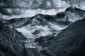 阿尔卑斯山Monochromatic Alps-黑白摄影