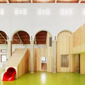 西班牙建筑师Miquel Mariné Núñez-废弃市场大厅改装的儿童娱乐中心