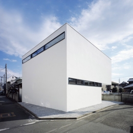 日本工作室阿波罗建筑师-一个秘密的阳台房屋建筑