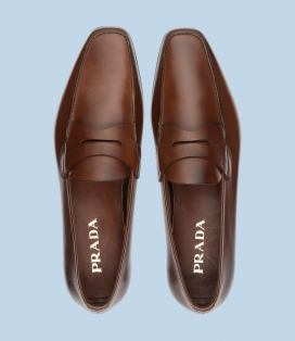 意大利奢侈品Prada普拉达男士棕色休闲皮鞋素材图