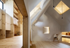 日本建筑事务所mA-style作品-金属包围的木房子