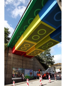 德国艺术家MEGX-大桥改造成巨型积木