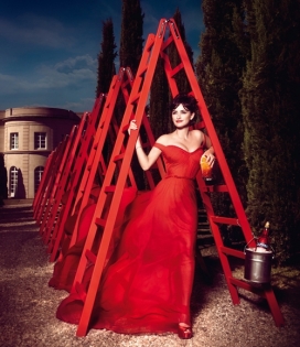 佩内洛普・克鲁兹金巴利-鲜艳的红色豪华时装设计