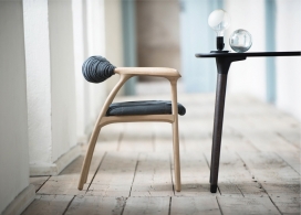 Haptic缠线软垫木椅子-厚厚的交织长度线与薄铜链