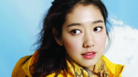 韩国青春90后美女演员-朴信惠壁纸